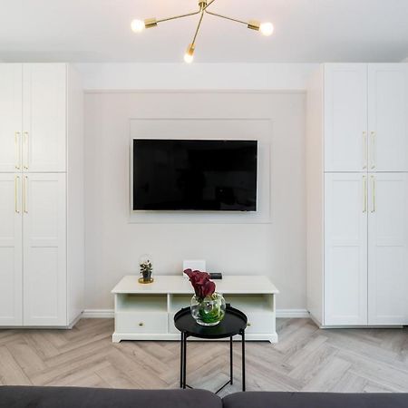 Modern Studio Apartments Poznan City Center By Noclegi Renters Екстер'єр фото